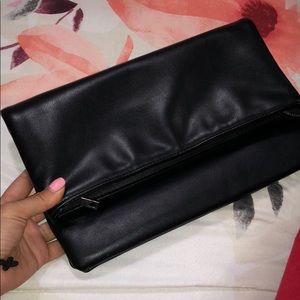 Black clutch